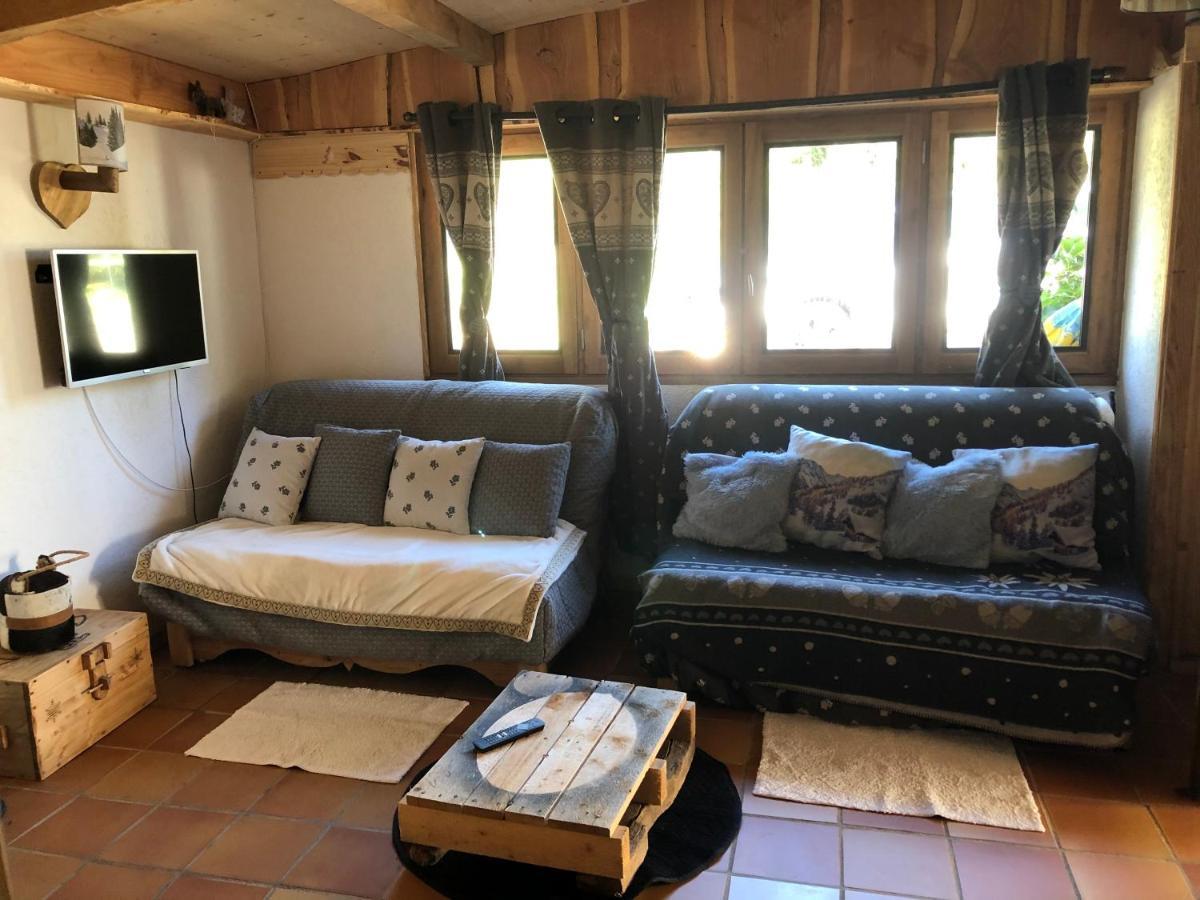 LE CHALET de la goutte Saint-Appolinaire  Extérieur photo